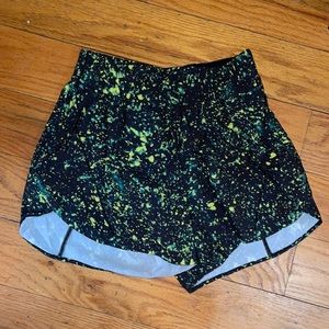 lululemon Track That High Rise Short 5” Size 6